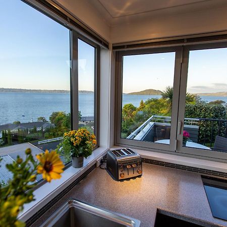 Rotorua Serenity Lakeview Retreat מראה חיצוני תמונה