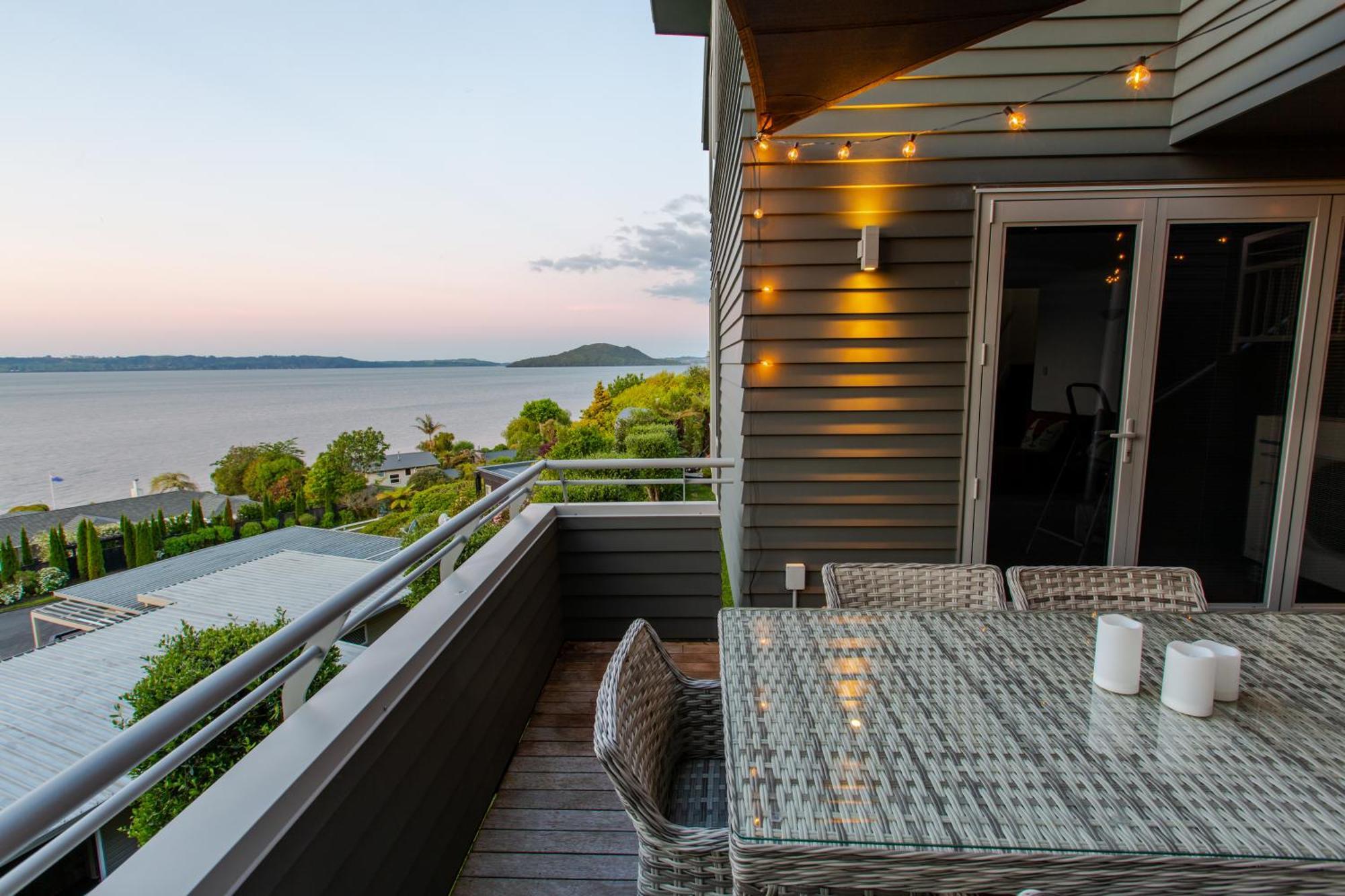 Rotorua Serenity Lakeview Retreat מראה חיצוני תמונה