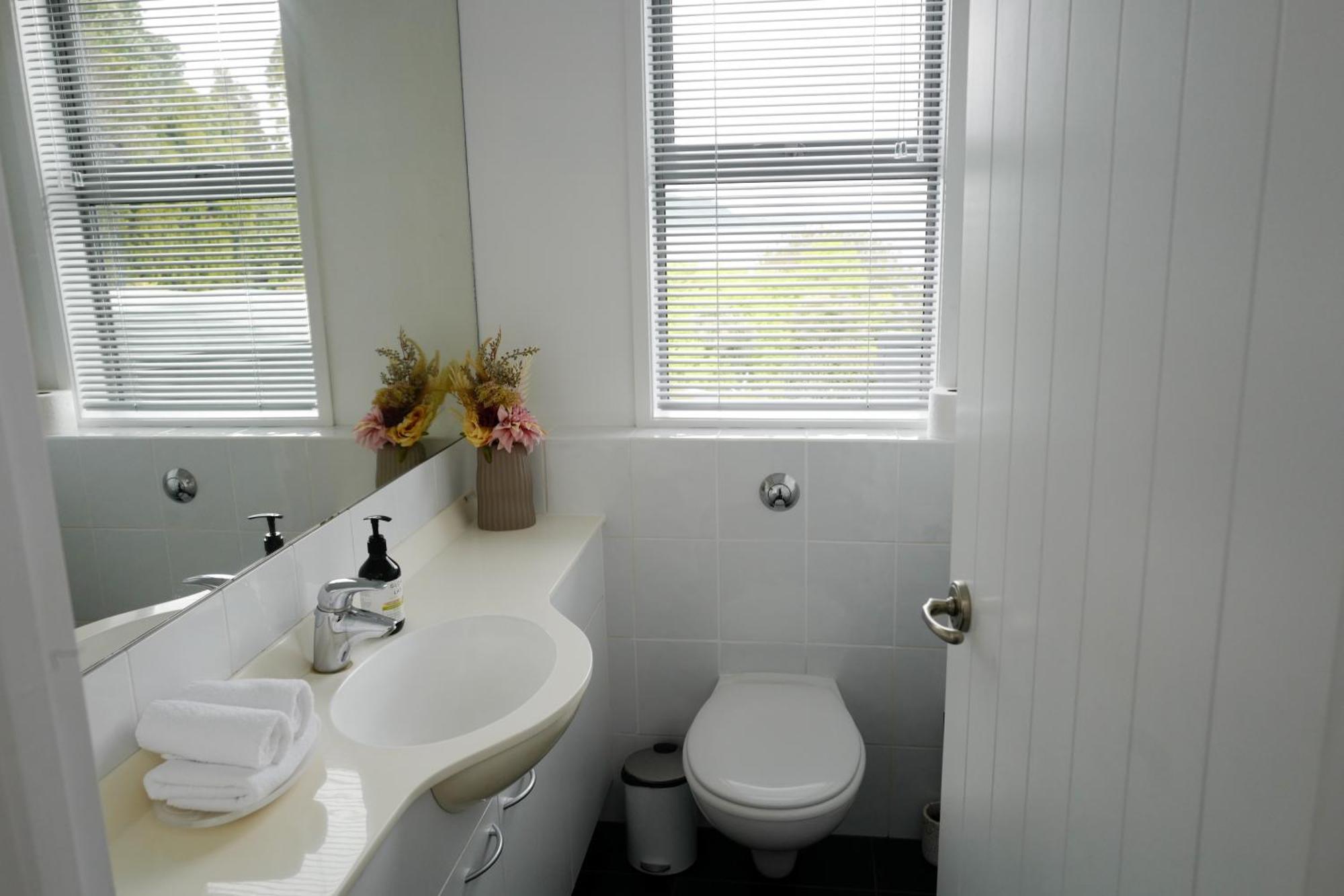 Rotorua Serenity Lakeview Retreat מראה חיצוני תמונה