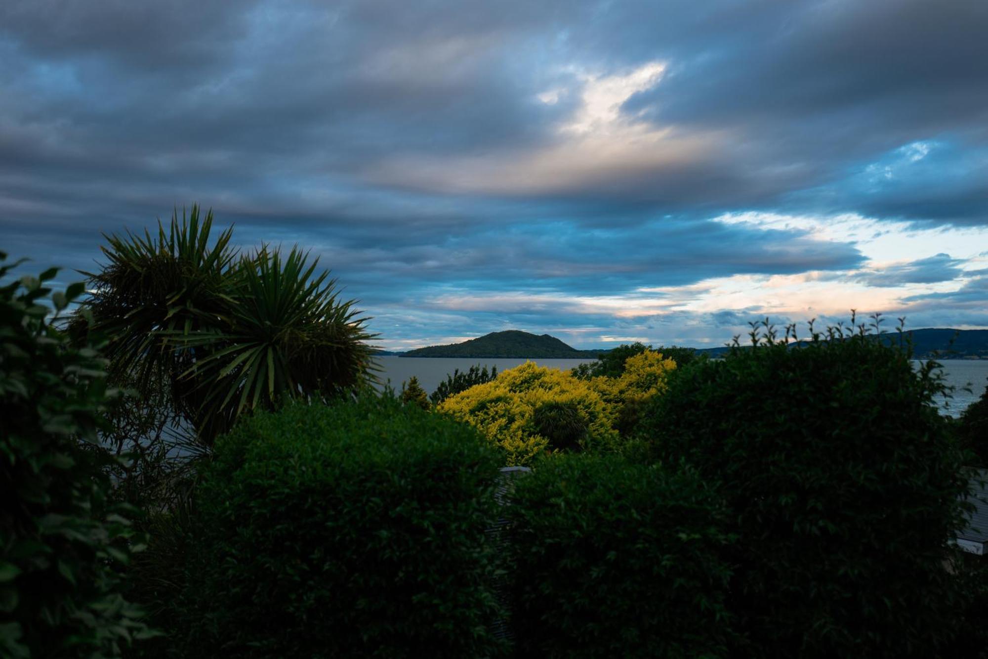 Rotorua Serenity Lakeview Retreat מראה חיצוני תמונה
